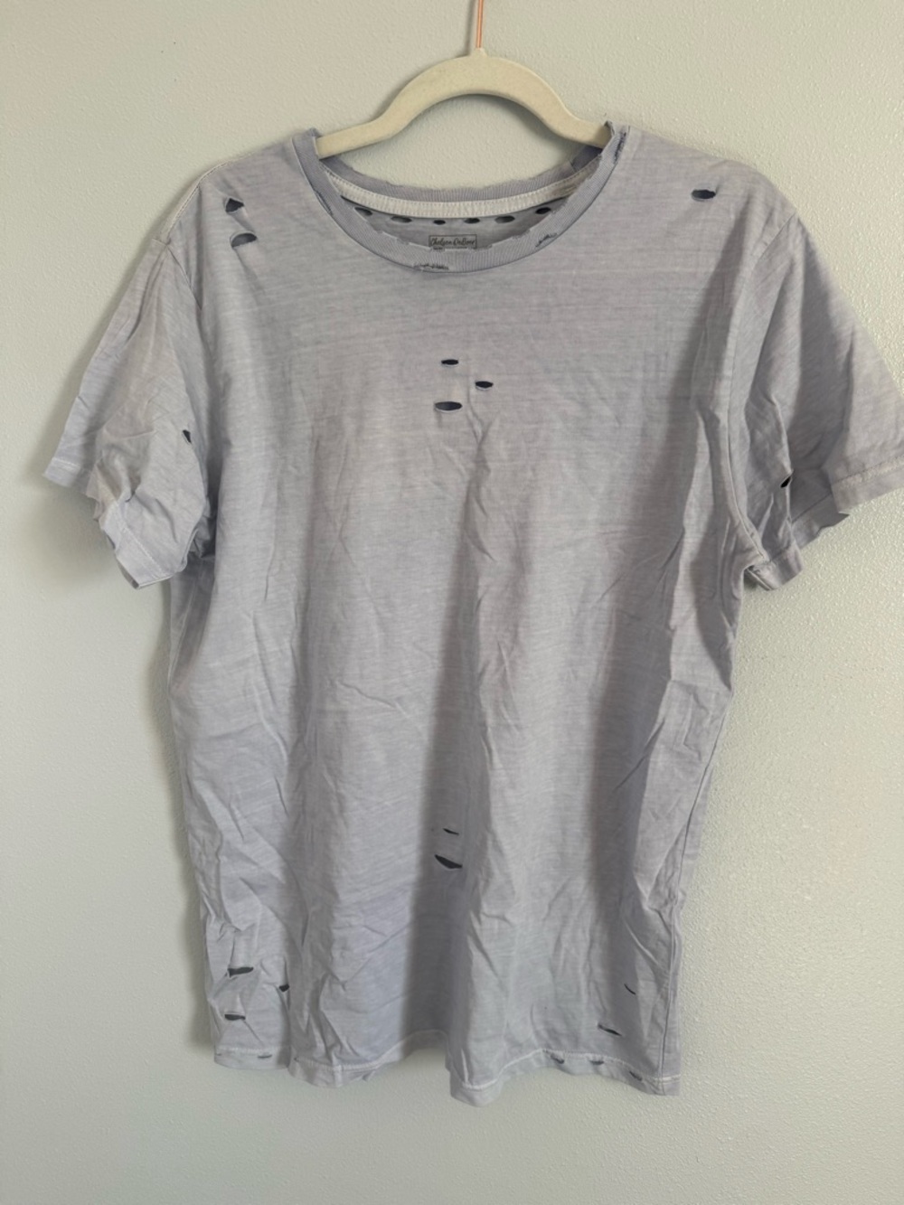 Women’s Chelsea DeBoer Lily & Lottie Light Blue Distressed Short Sleeve Tee M